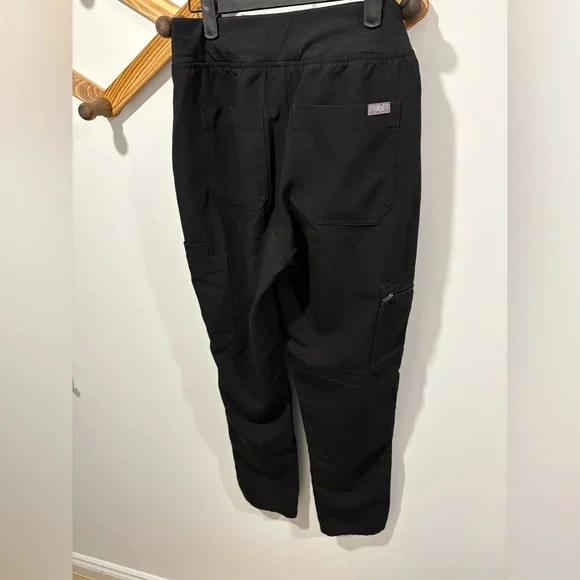 FIGS Women's High-Waisted Yola Skinny Scrub Pants in the color black- small tall - Picture 2 of 6